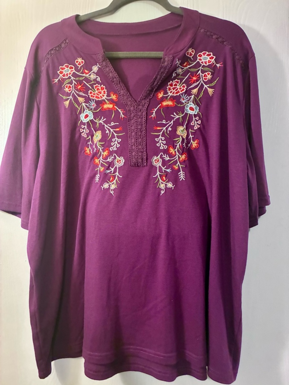 Amazon Women's Short Sleeve Embroidered V-Neck Tee in Plum